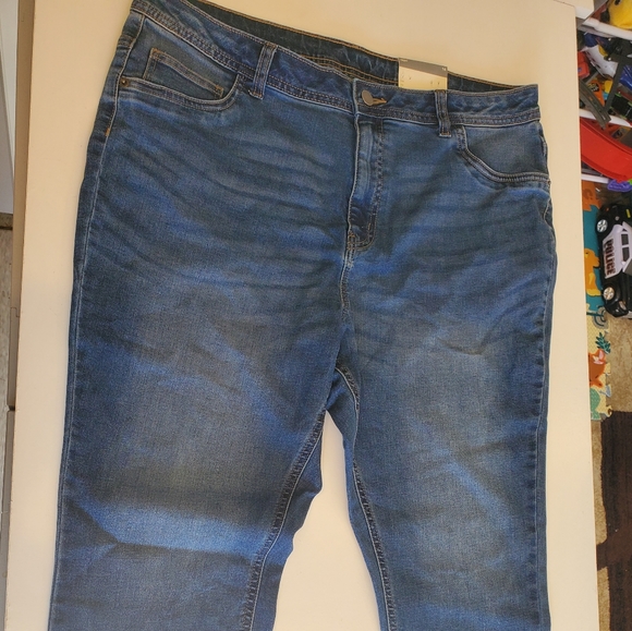 Womens Blue Denim Capris - Picture 2 of 3